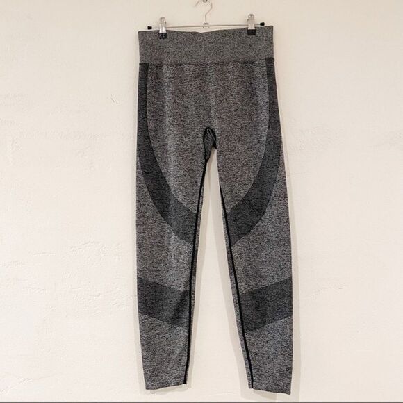 Victoria’s Secret Pink Active Seamless Legging in Gray and Black Large - Picture 1 of 6